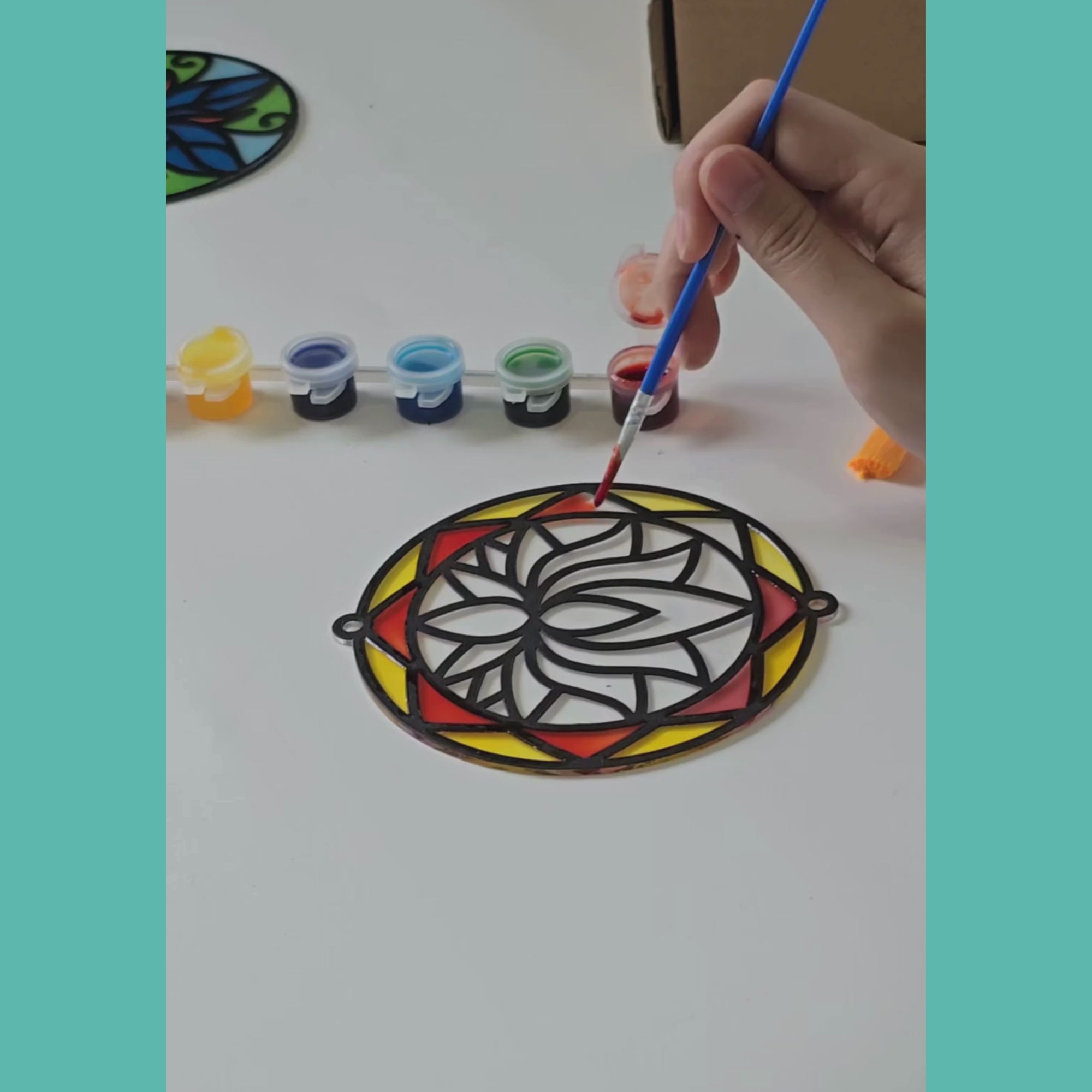 Artopus Suncatcher Kit – Floral Mandala